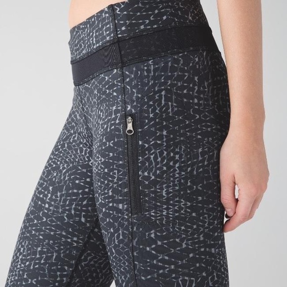 lululemon athletica Pants - Lululemon Inspire Battleship Samba Snake Leggings
